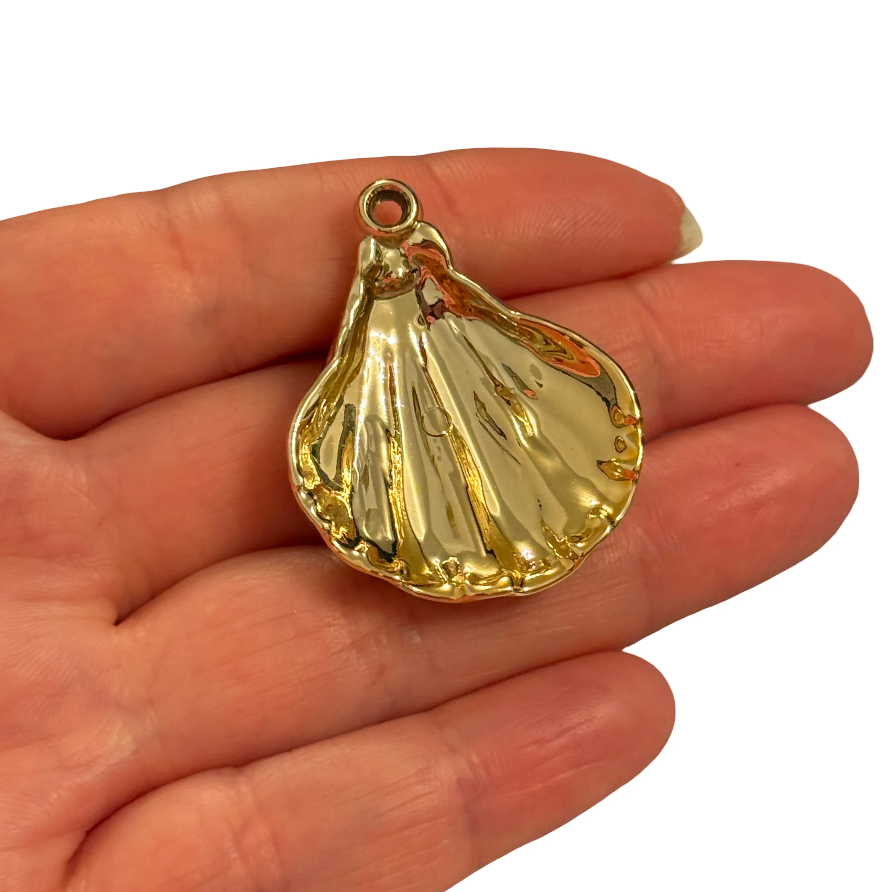 24Kt Gold Plated Scallop Shell Pendant, Realistic Sea Shell Charm, Polished Gold Detail Shell Pendant, Large 38mm Jewellery Charm - Image 2