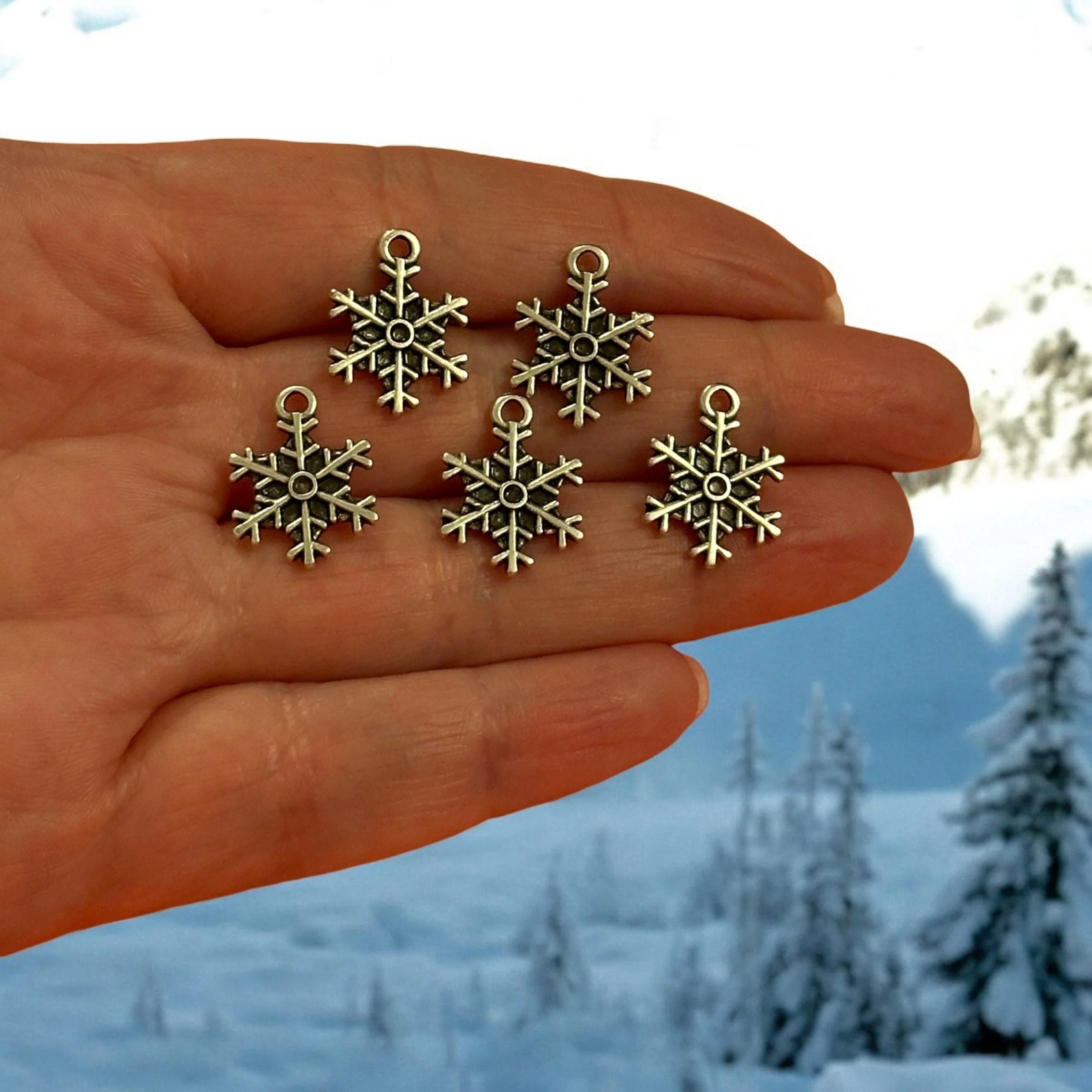 Antique Silver Plated Christmas Snowflake Charms, 5 pcs in a pack, Christmas Collection Charms